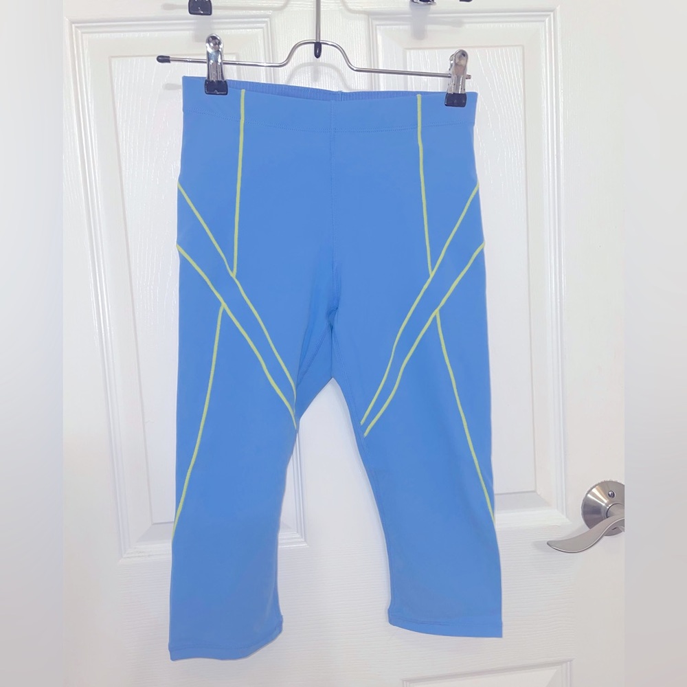 NWT Fabletics High-Waisted Purelux Countour Ultra Crop Leggings XS Marina/Leaf